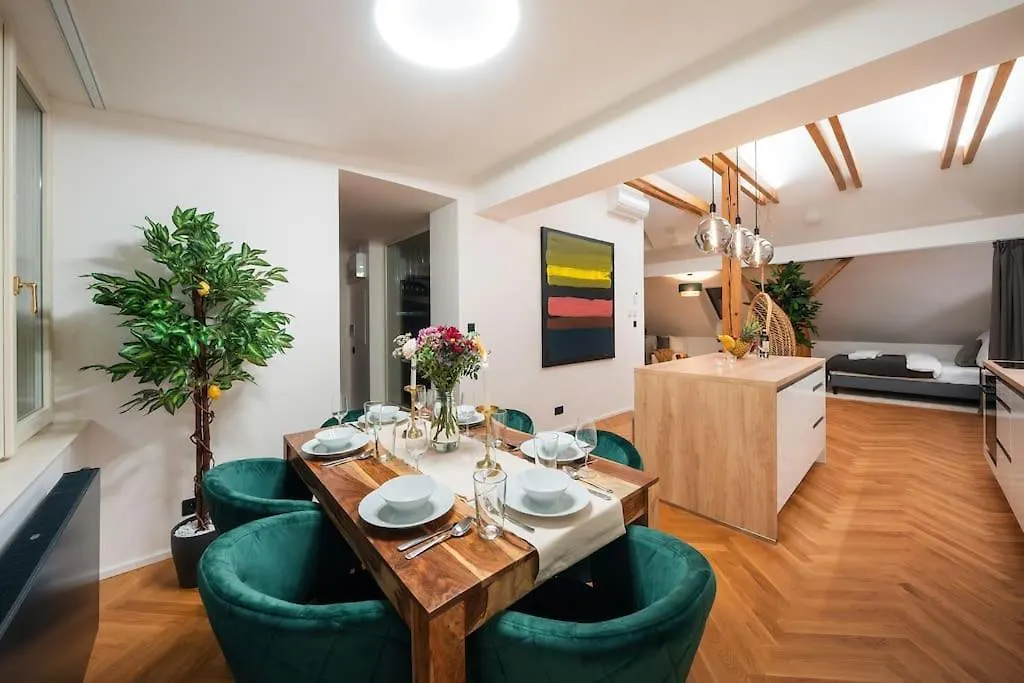 3Br Ac Heaven Of Harmony Luxpenthouse Theater View Apartment Prague